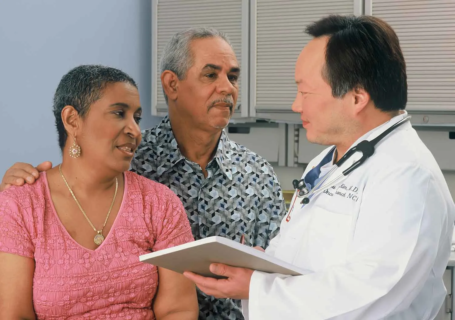 Doctor-Consulting-With-Patient-To-Reduce-Medical-Malpractice-Risk Doctor Consulting With Patient To Reduce Medical Malpractice Risk